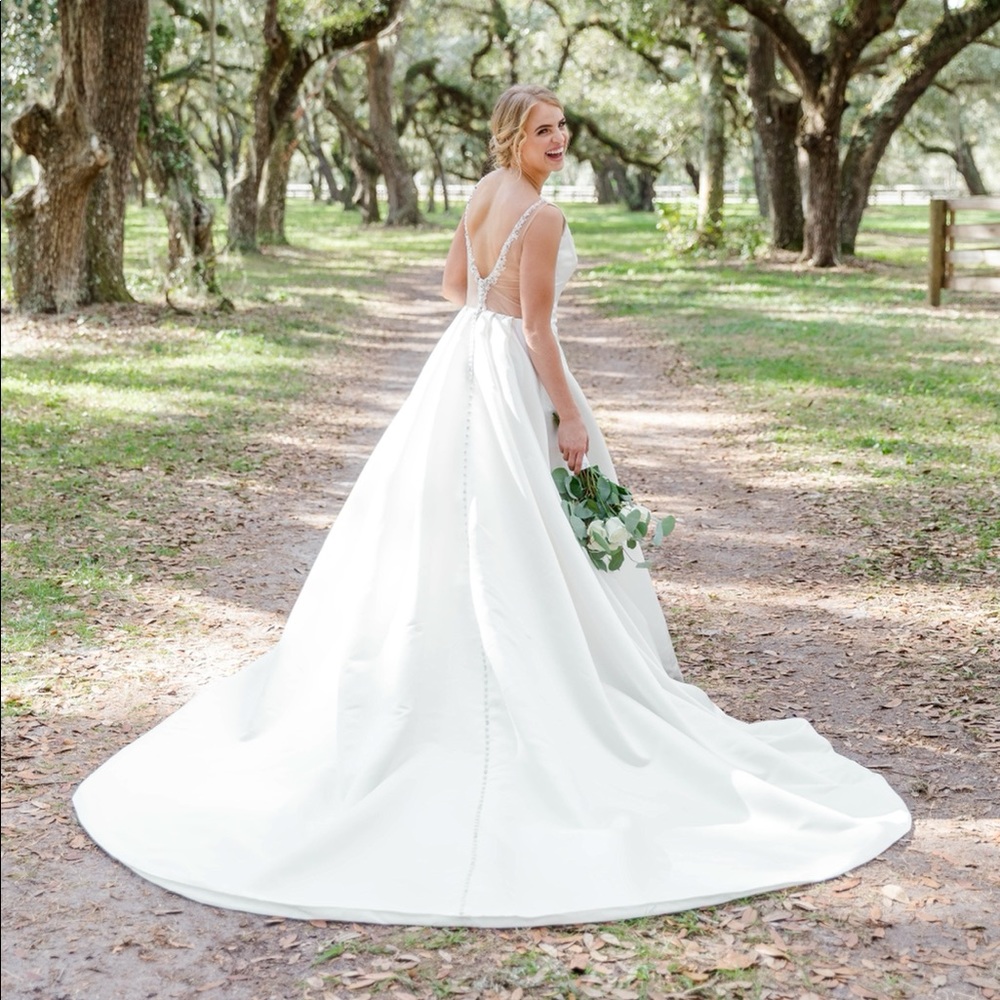 Wedding dress